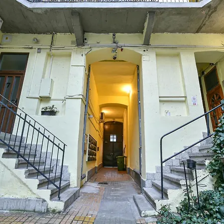 Peaceful Soho Apartment Budapest